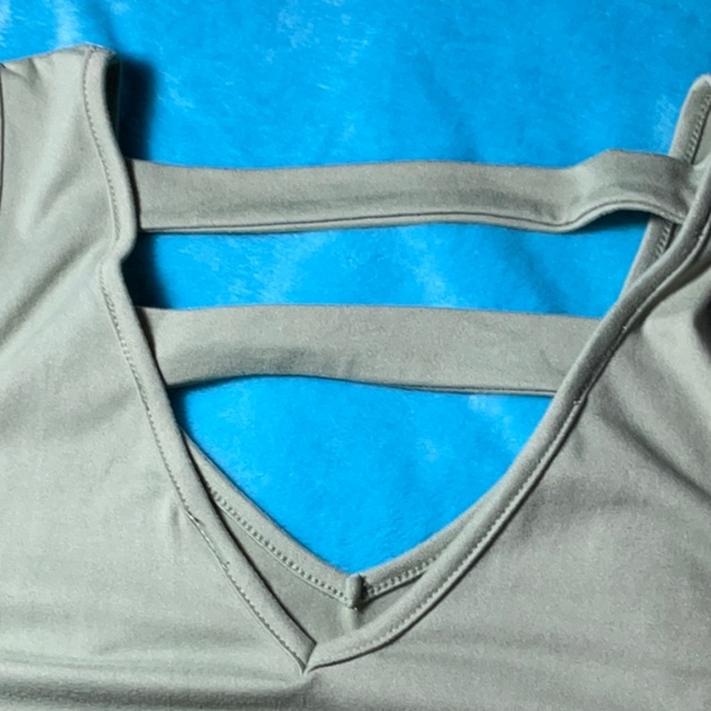 Green Tank Top. - Picture 3 of 9